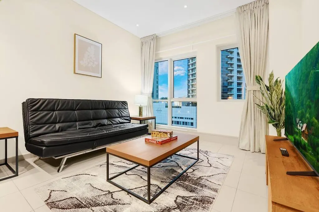 First Class 1Br Charming Marina Escape Dubai Apartment
